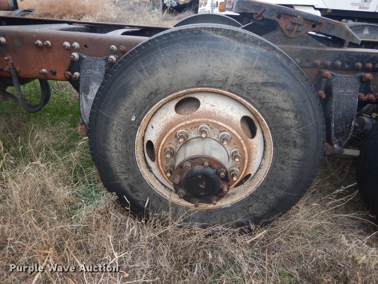 image for item HU9712 2003 Freightliner Century Class  semi truck