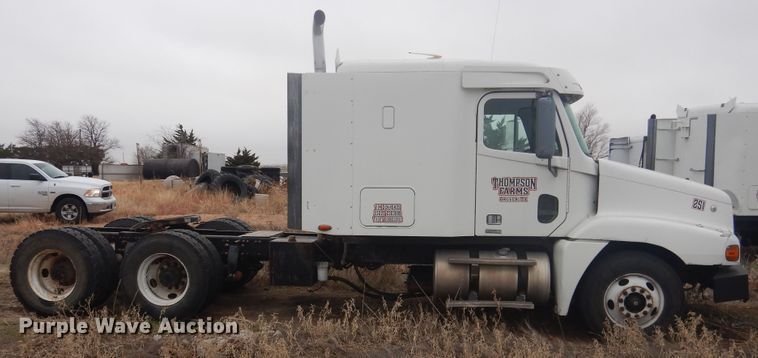 image for item HU9713 2003 Freightliner Century Class  semi truck