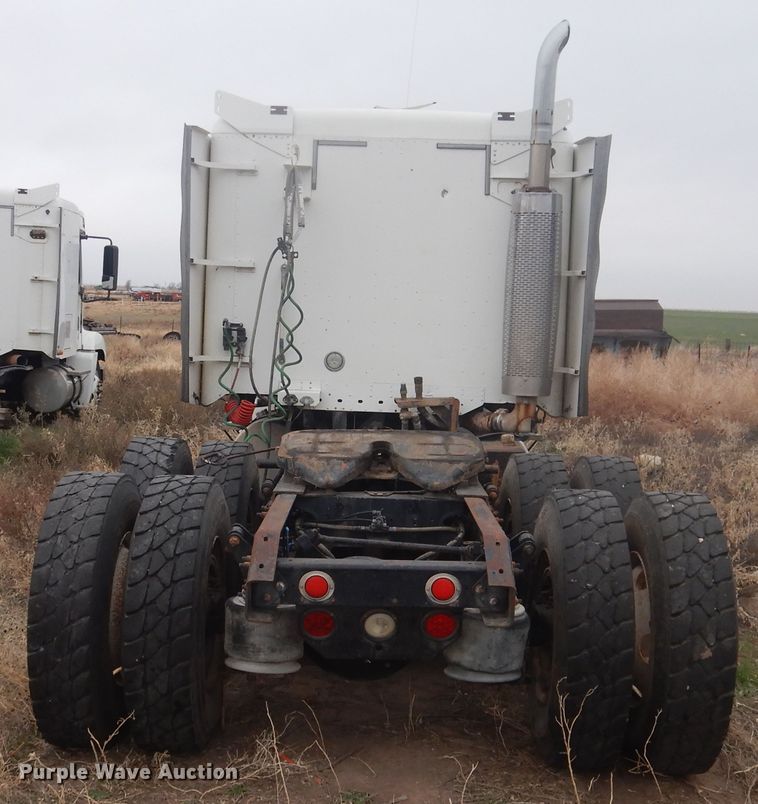 image for item HU9713 2003 Freightliner Century Class  semi truck