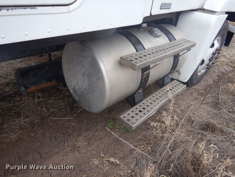 image for item HU9713 2003 Freightliner Century Class  semi truck