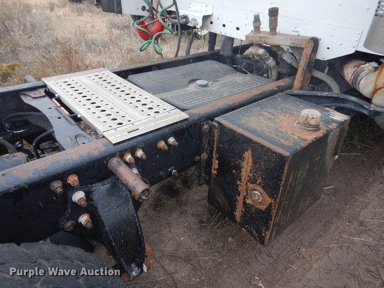 image for item HU9713 2003 Freightliner Century Class  semi truck