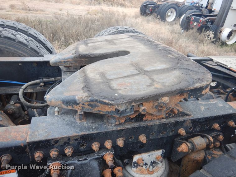 image for item HU9713 2003 Freightliner Century Class  semi truck