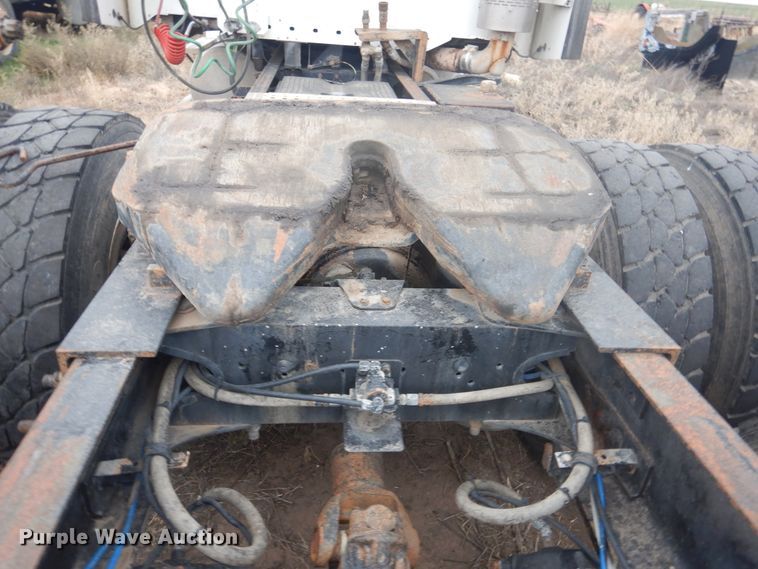 image for item HU9713 2003 Freightliner Century Class  semi truck