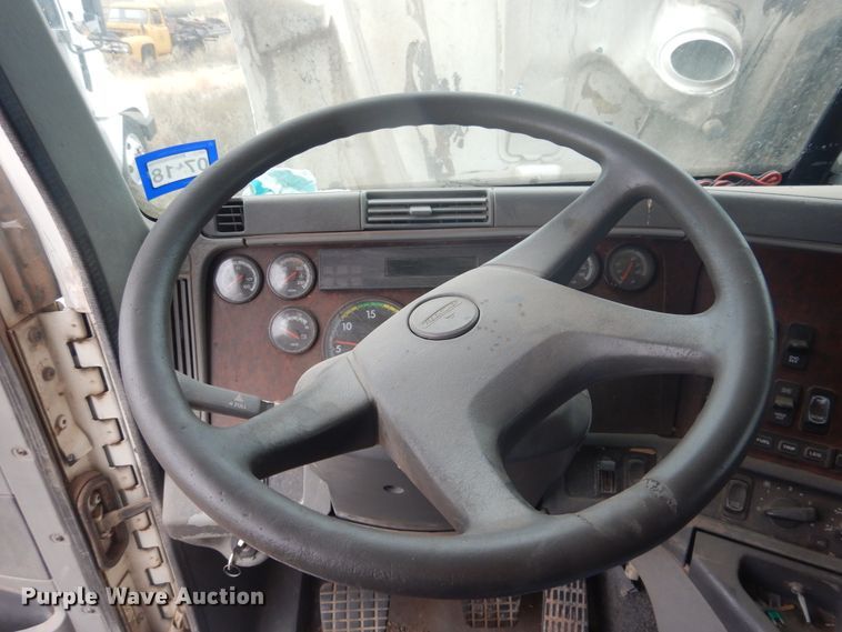 image for item HU9713 2003 Freightliner Century Class  semi truck