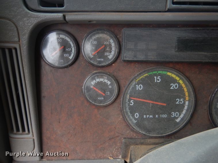 image for item HU9713 2003 Freightliner Century Class  semi truck