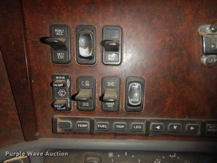 image for item HU9713 2003 Freightliner Century Class  semi truck