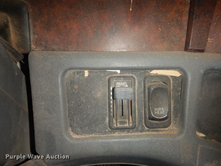 image for item HU9713 2003 Freightliner Century Class  semi truck