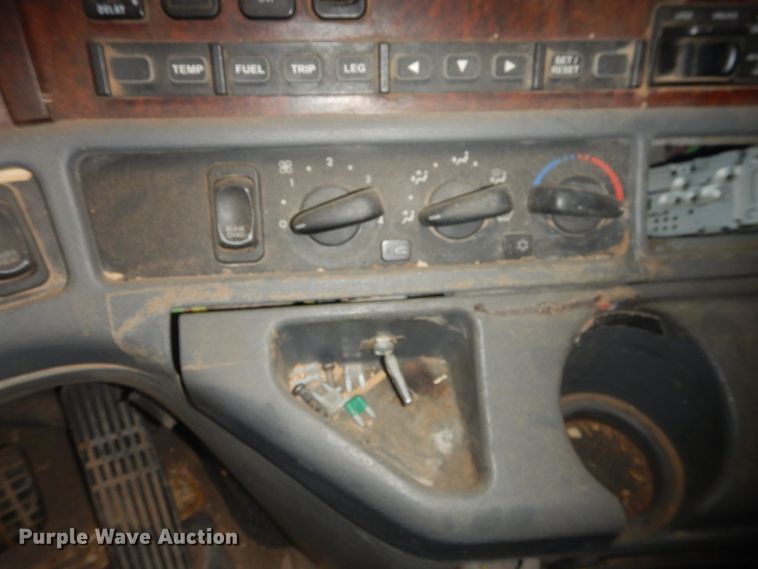 image for item HU9713 2003 Freightliner Century Class  semi truck