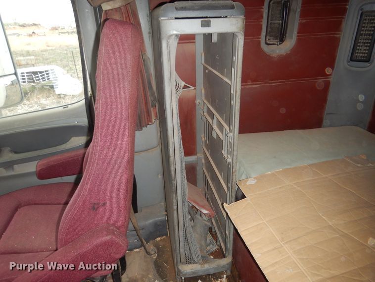 image for item HU9713 2003 Freightliner Century Class  semi truck