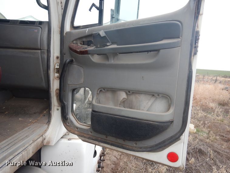 image for item HU9713 2003 Freightliner Century Class  semi truck