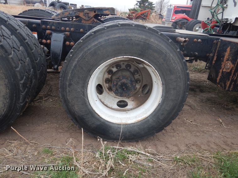 image for item HU9713 2003 Freightliner Century Class  semi truck