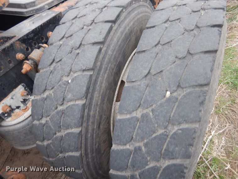 image for item HU9713 2003 Freightliner Century Class  semi truck