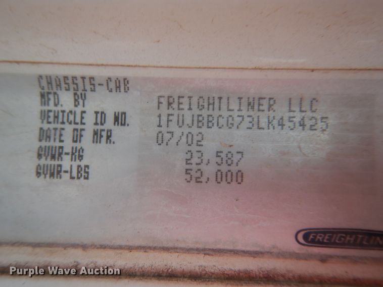 image for item HU9713 2003 Freightliner Century Class  semi truck