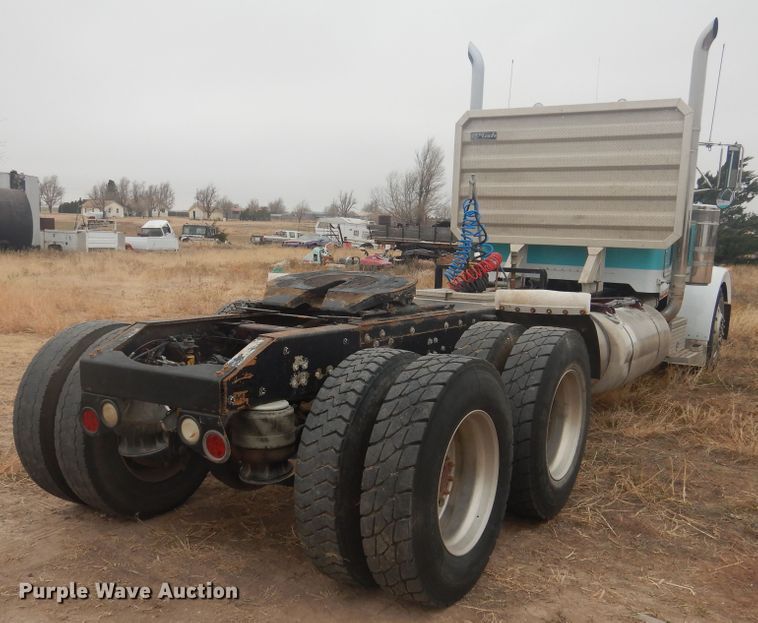 image for item HU9714 1993 Peterbilt 379  semi truck