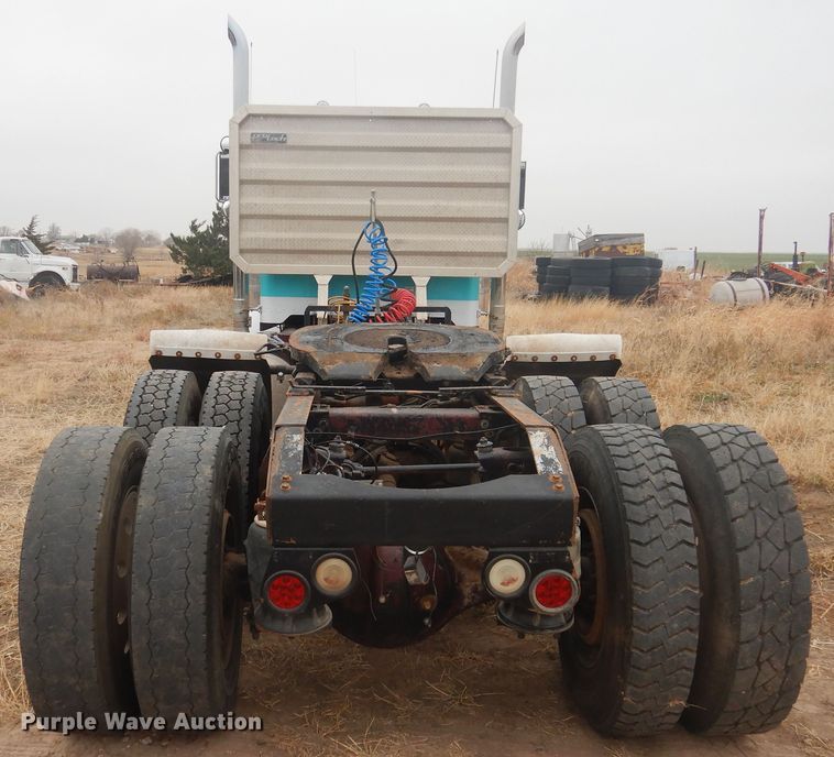 image for item HU9714 1993 Peterbilt 379  semi truck