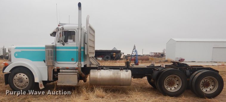image for item HU9714 1993 Peterbilt 379  semi truck