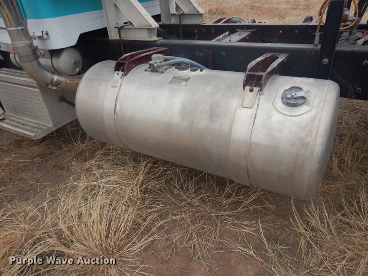 image for item HU9714 1993 Peterbilt 379  semi truck