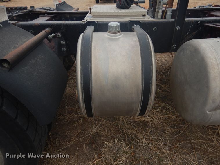 image for item HU9714 1993 Peterbilt 379  semi truck