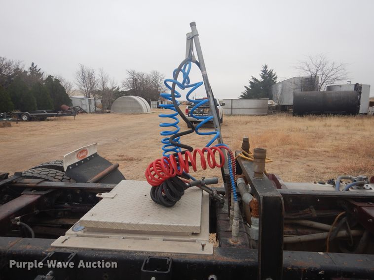 image for item HU9714 1993 Peterbilt 379  semi truck