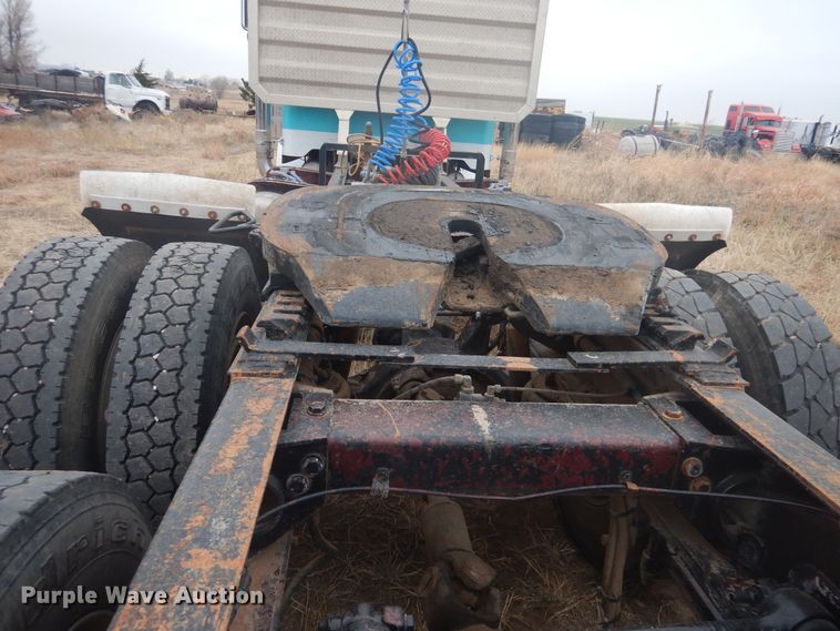 image for item HU9714 1993 Peterbilt 379  semi truck