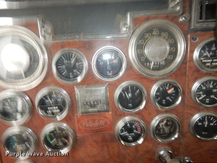 image for item HU9714 1993 Peterbilt 379  semi truck