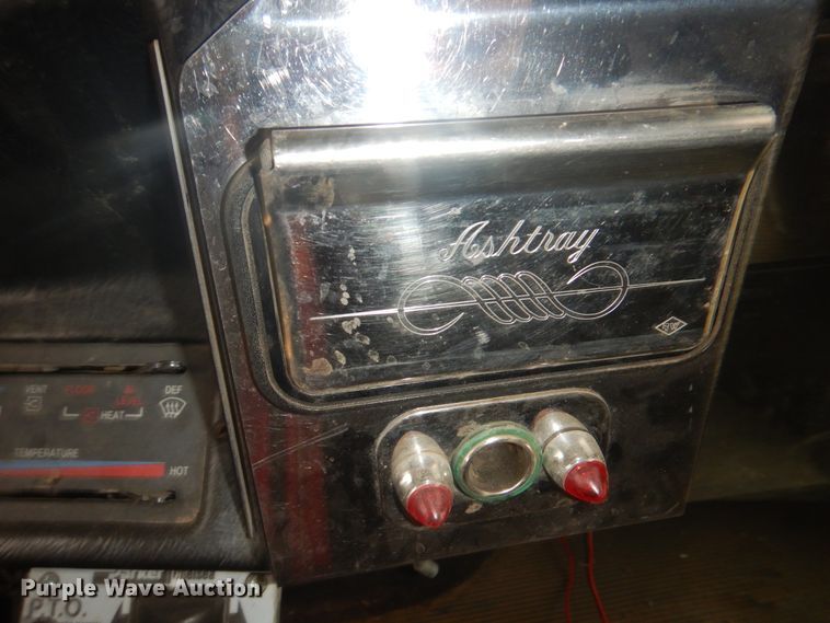 image for item HU9714 1993 Peterbilt 379  semi truck