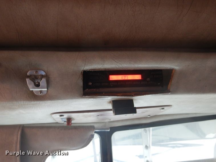 image for item HU9714 1993 Peterbilt 379  semi truck