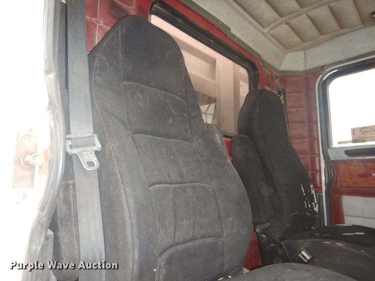 image for item HU9714 1993 Peterbilt 379  semi truck