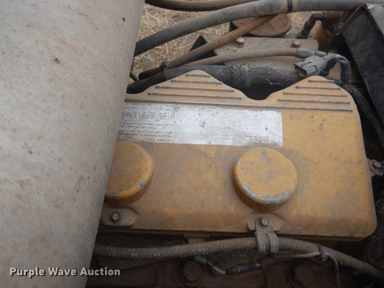 image for item HU9714 1993 Peterbilt 379  semi truck