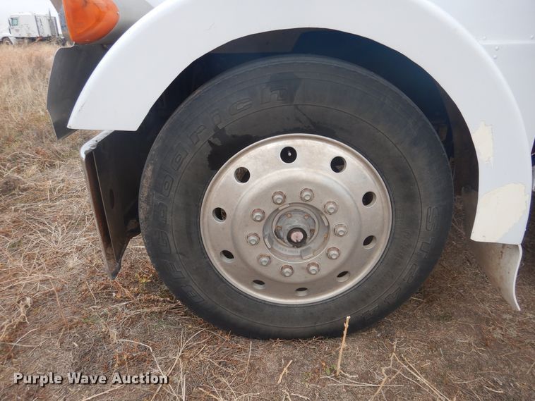 image for item HU9714 1993 Peterbilt 379  semi truck