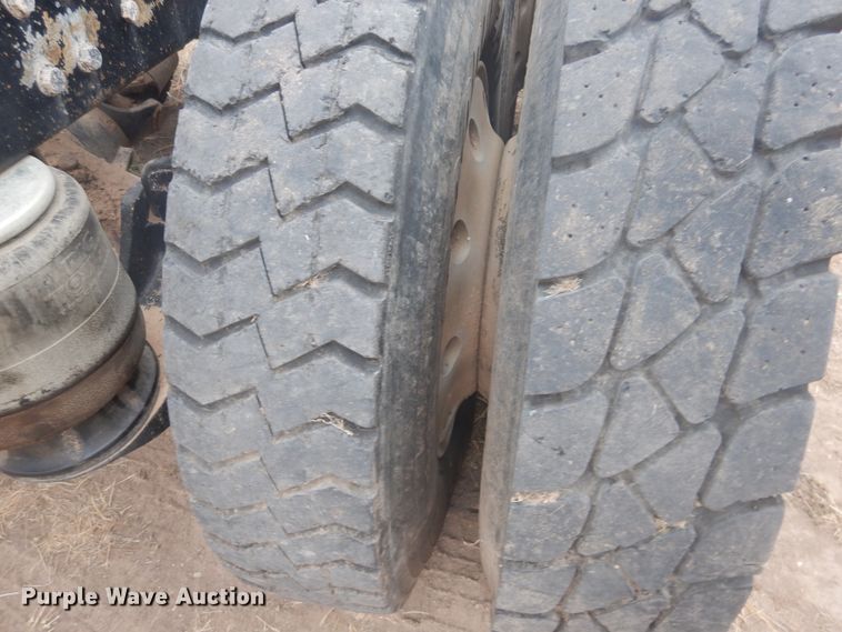 image for item HU9714 1993 Peterbilt 379  semi truck