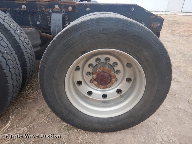 image for item HU9714 1993 Peterbilt 379  semi truck