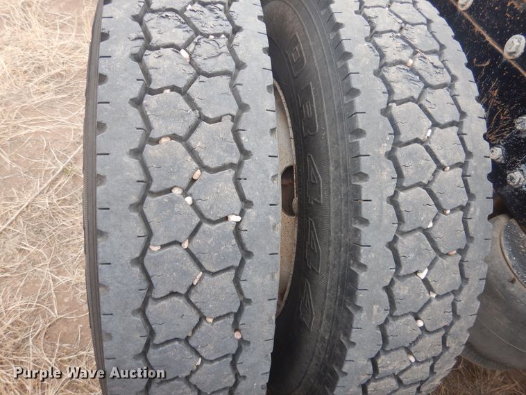 image for item HU9714 1993 Peterbilt 379  semi truck