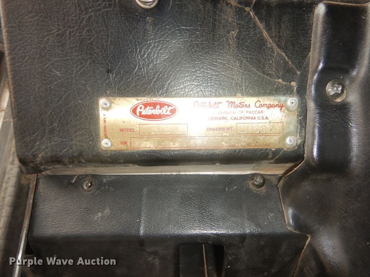 image for item HU9714 1993 Peterbilt 379  semi truck