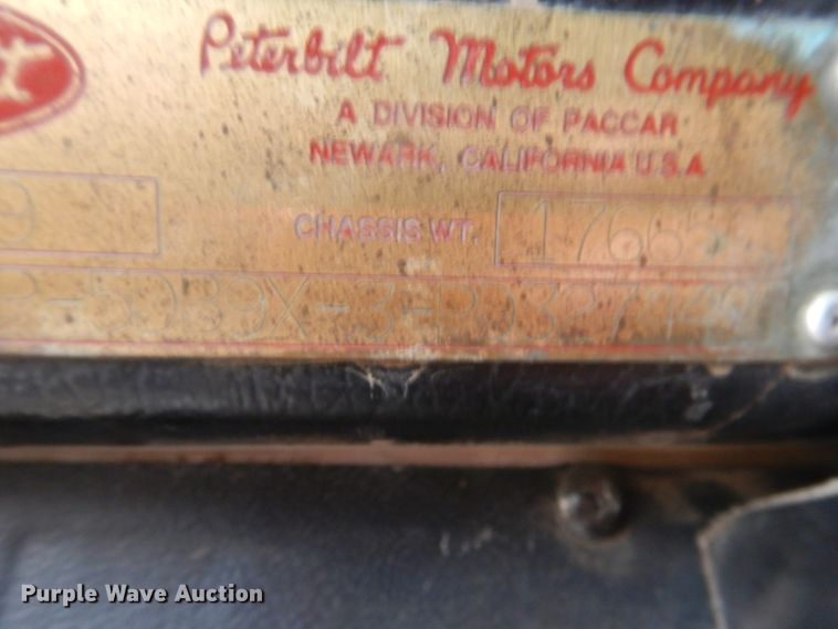 image for item HU9714 1993 Peterbilt 379  semi truck