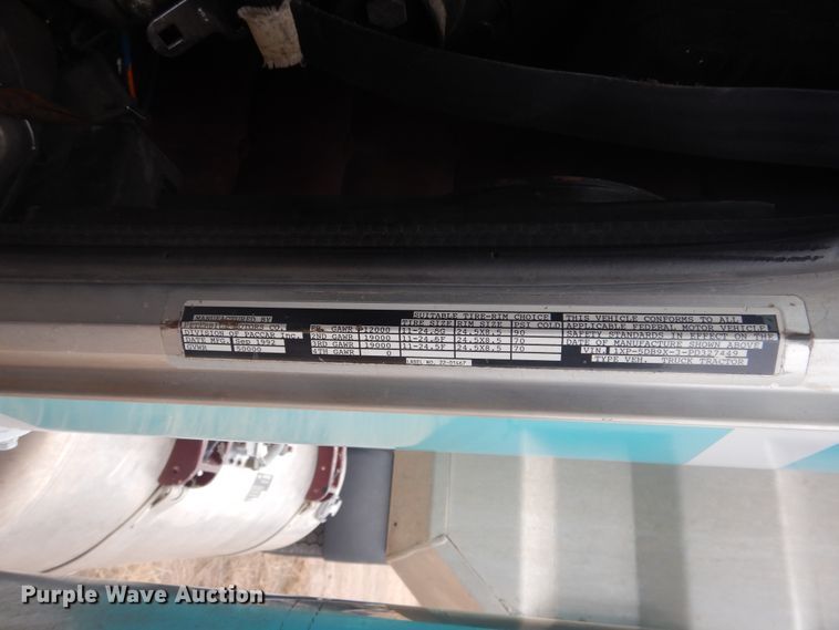 image for item HU9714 1993 Peterbilt 379  semi truck