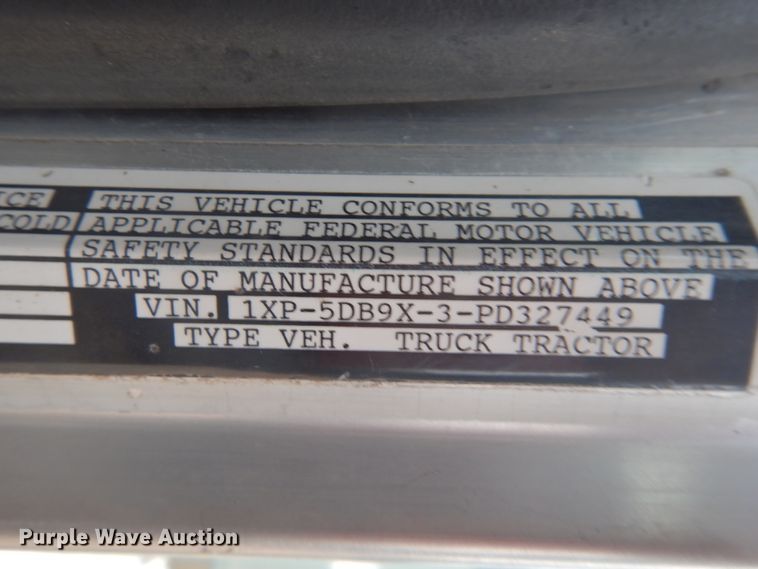 image for item HU9714 1993 Peterbilt 379  semi truck