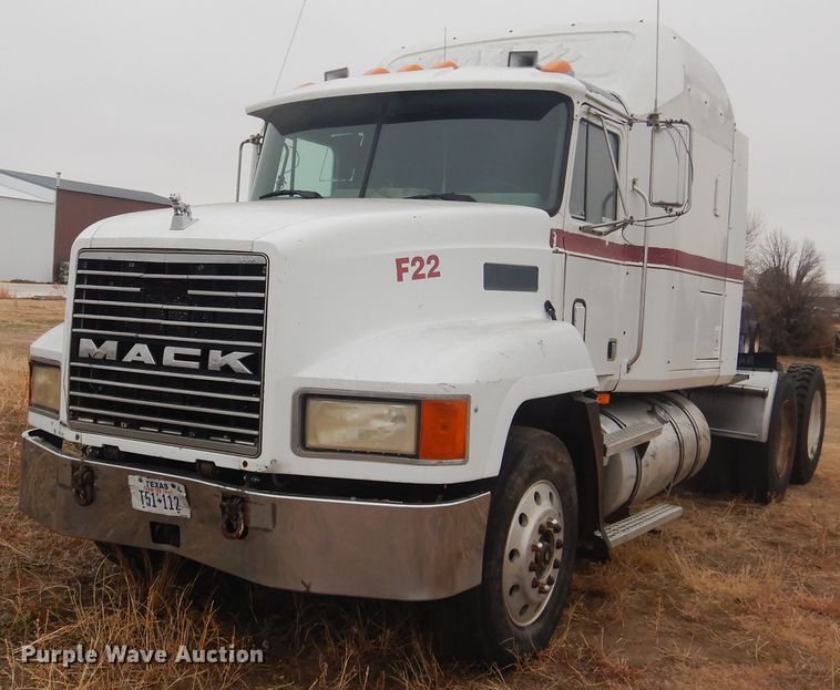 image for item HU9715 1990 Mack CHU613  semi truck
