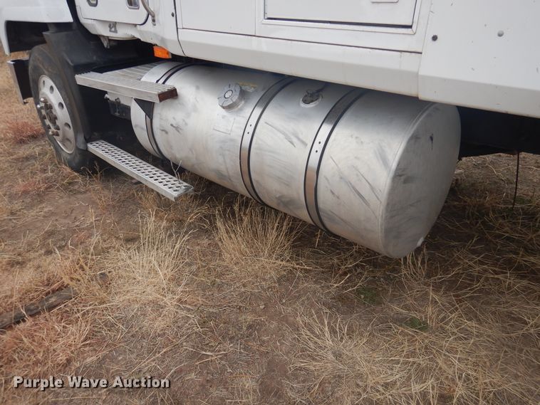 image for item HU9715 1990 Mack CHU613  semi truck