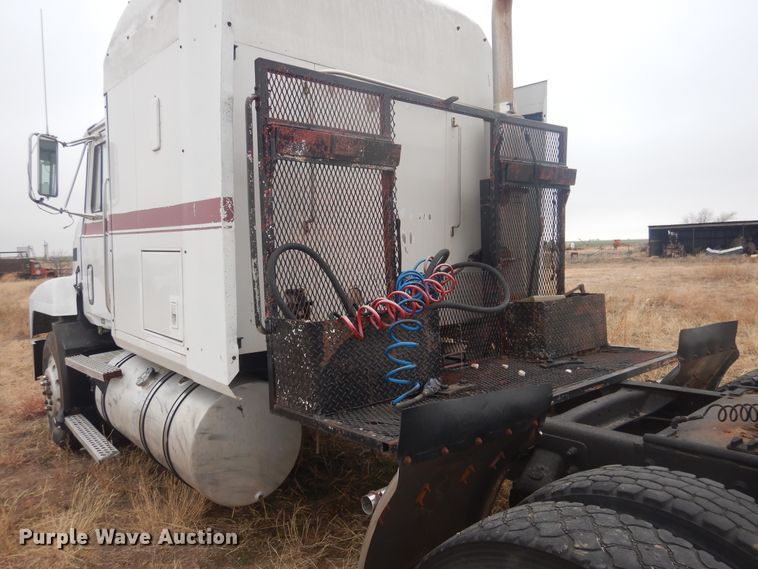 image for item HU9715 1990 Mack CHU613  semi truck