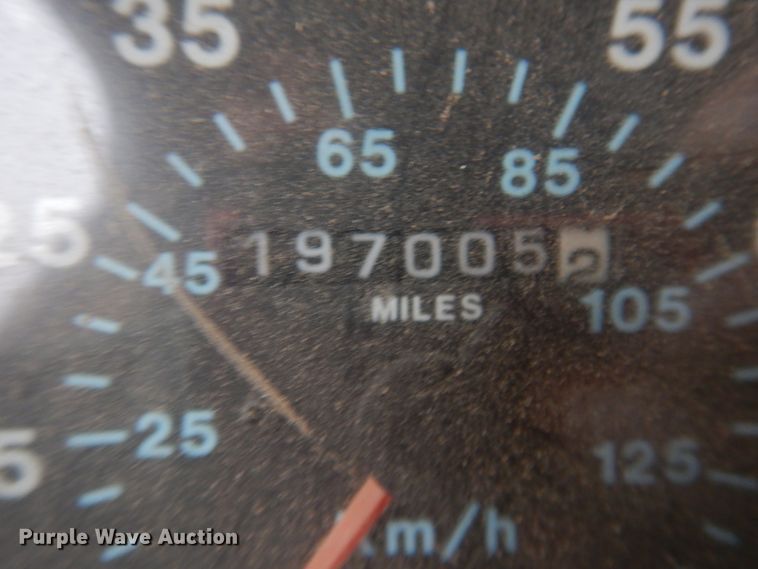 image for item HU9715 1990 Mack CHU613  semi truck