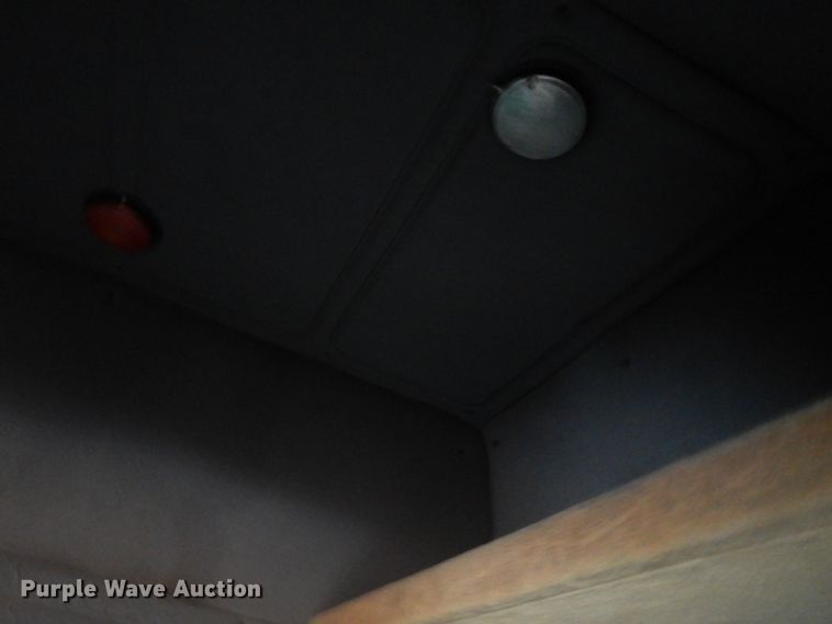 image for item HU9715 1990 Mack CHU613  semi truck