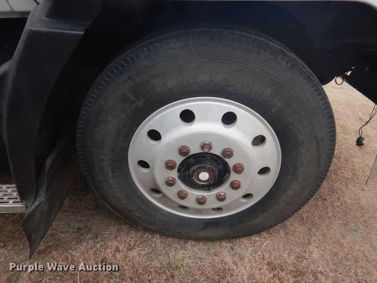 image for item HU9715 1990 Mack CHU613  semi truck