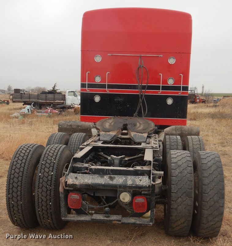 image for item HU9716 2001 Kenworth W900L  semi truck