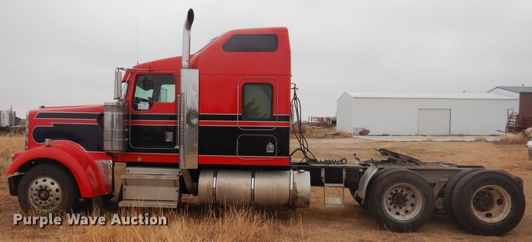 image for item HU9716 2001 Kenworth W900L  semi truck