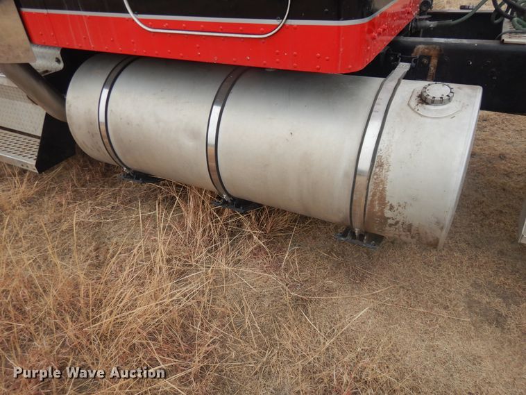 image for item HU9716 2001 Kenworth W900L  semi truck