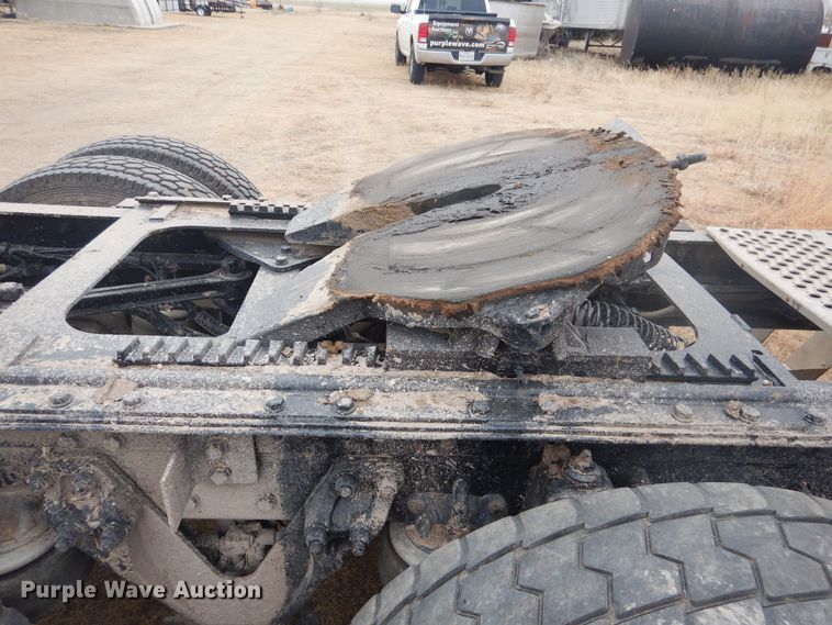 image for item HU9716 2001 Kenworth W900L  semi truck