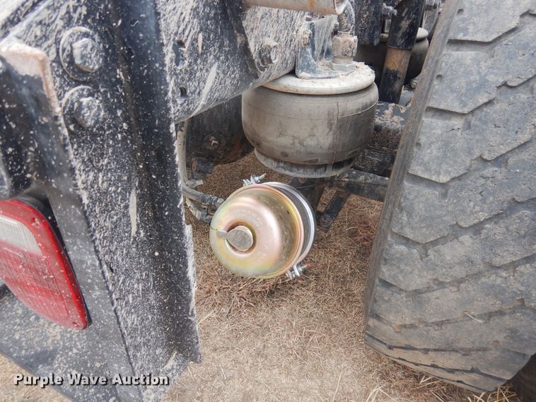 image for item HU9716 2001 Kenworth W900L  semi truck