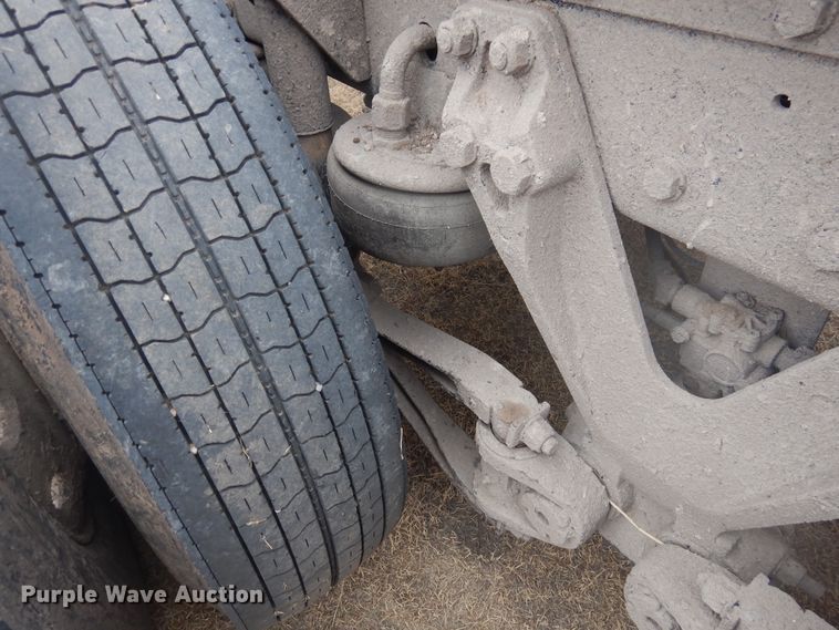 image for item HU9716 2001 Kenworth W900L  semi truck