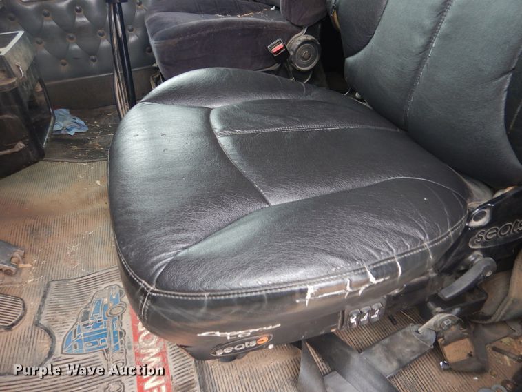 image for item HU9716 2001 Kenworth W900L  semi truck